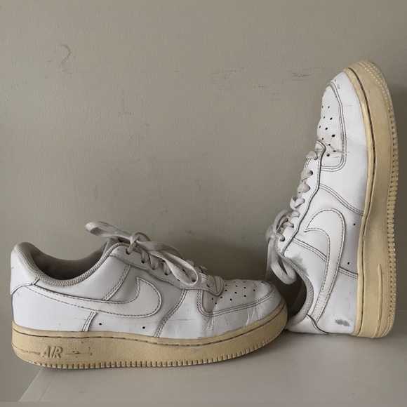 Nike Air Force 1 Women’s White Sneakers Size 7 - Picture 3 of 8